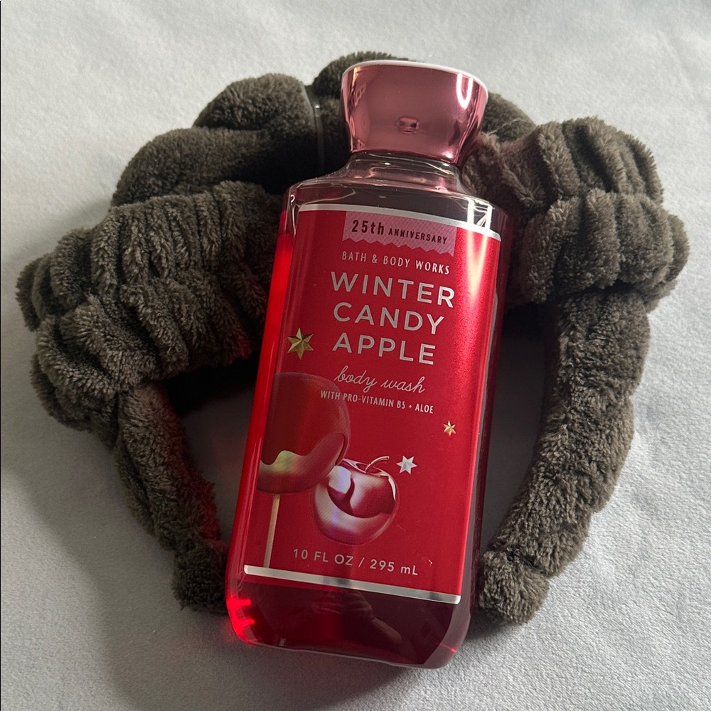 🛁 BATH AND BODY WORKS | WINTER CANDY APPLE
BODY WASH - 25TH ANNIVERSARY EDITION